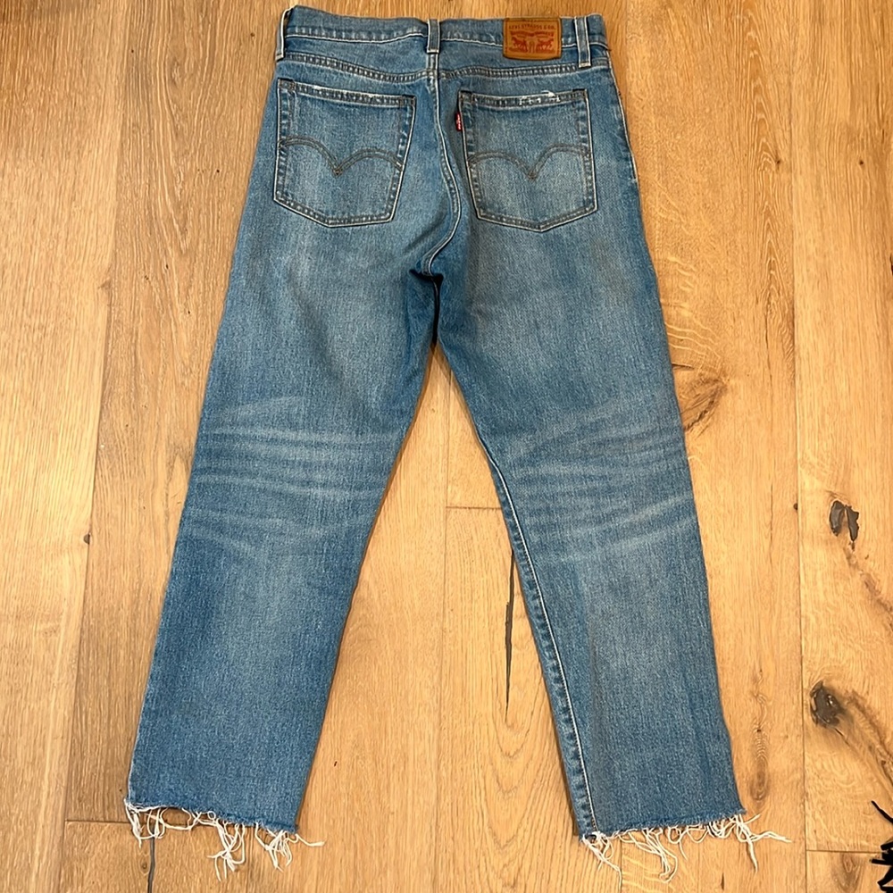 LEVIS high waisted straight leg